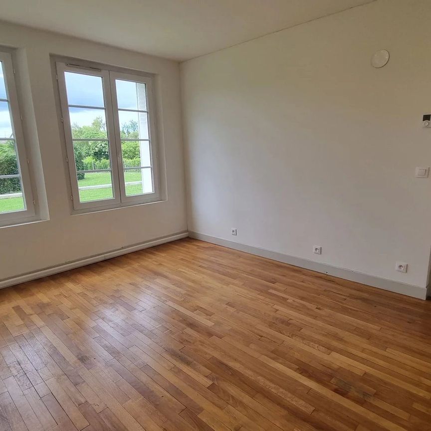 Dans un petit immeuble tranquille : trois pièces - Photo 1