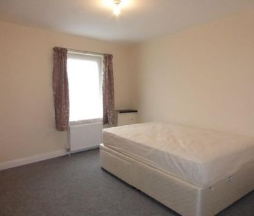 3 bedroom flat to rent - Photo 3
