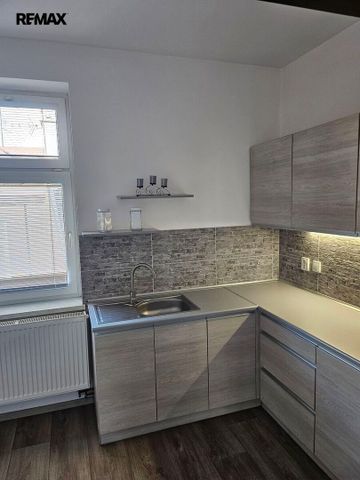 Pronájem bytu 1+1 v osobním vlastnictví 39 m², Český Těšín - Photo 2