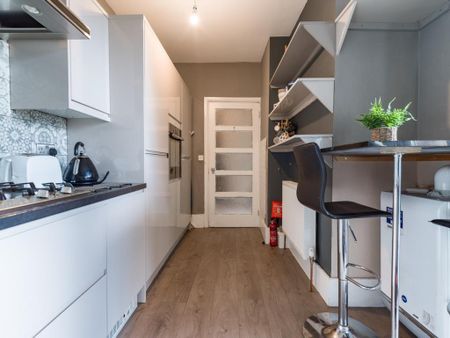 3 bedroom apartment to rent - Photo 5