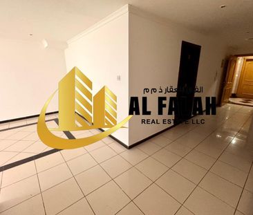 Exclusive Price|Well Maintained Bldng|Family Livin - Photo 2