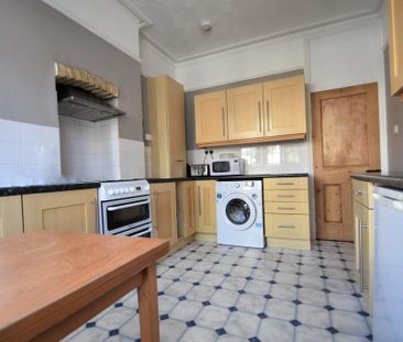 4 bedroom terraced house to rent - Photo 3