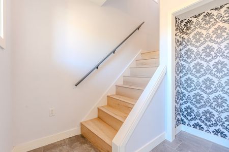 For Lease - 209 Homewood Avenue Unit# 2, Hamilton, Ontario - Photo 3