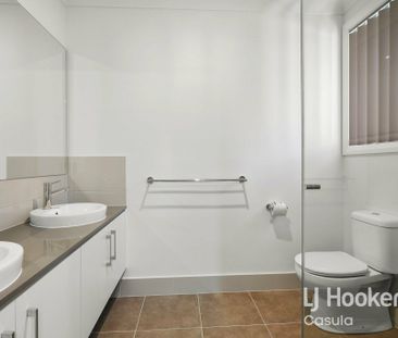 Modern 4-Bedroom Family Home - Photo 3