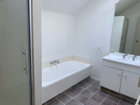 3 Bedroom Townhouse near Hagley Park - Photo 5