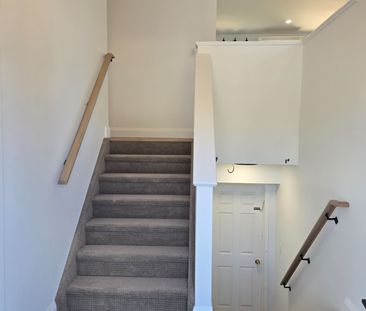 For Lease - 44 Cannifton Road, Belleville, Ontario - Photo 3