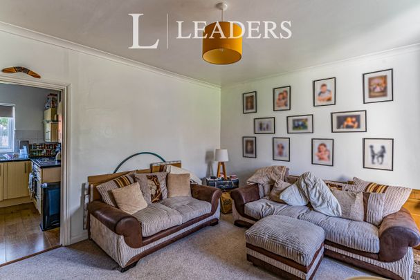 3 bedroom house to rent Copse Close, East Grinstead, RH19 - Photo 1