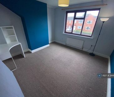 3 bedroom semi-detached house to rent - Photo 5