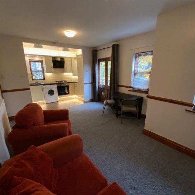 2 Bedroom Apartment To Let - Photo 1