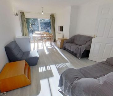 4 bedroom semi-detached house to rent - Photo 5