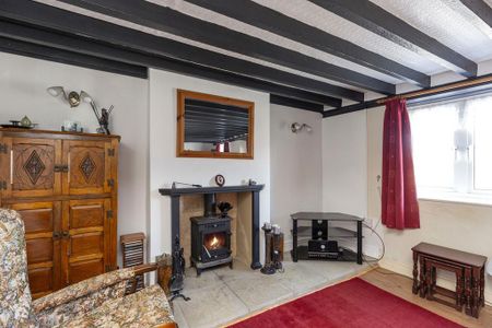 2 bedroom semi-detached house to rent - Photo 2