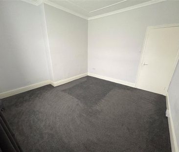 2 bedroom end of terrace house to rent - Photo 3