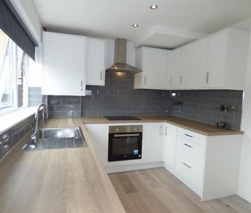 3 bedroom semi-detached house to rent - Photo 5