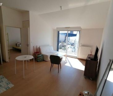 SAINT ERBLON, PLEIN CENTRE - Appartement T2 de 42 m² environ, au 3è... - Photo 3