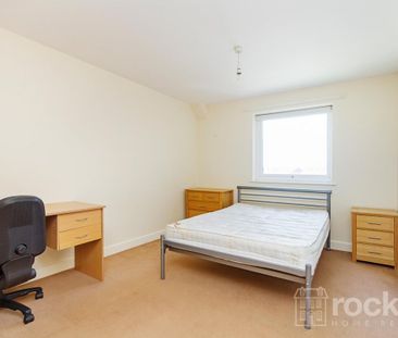 2 bed Flat to rent in Windsor Court, No. 1 London Road, ST5 - Photo 4