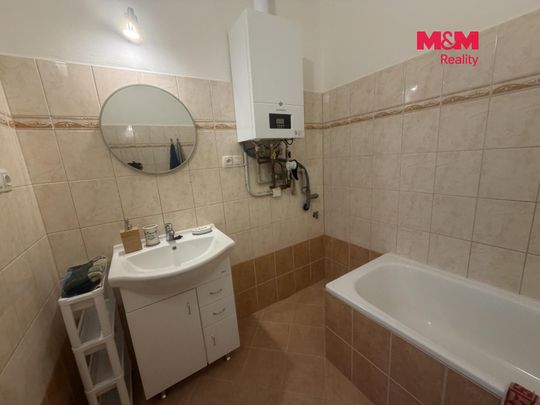 Pronájem bytu 1+1 56 m² - Photo 1