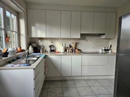 Charmante woning met 3 slaapkamers, garage en tuin. - Foto 5