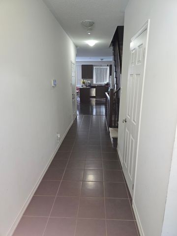 For Lease - 92 Honeyview Trail, Brampton, Ontario - Photo 2
