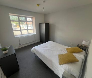 1 bedroom in a house share to rent - Photo 3