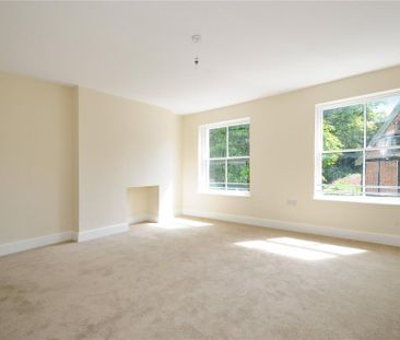 2 bedroom end of terrace house to rent - Photo 4