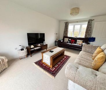 4 bedroom detached house to rent - Photo 2