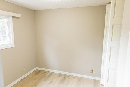 University Townhomes - Photo 4