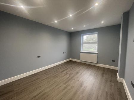 4 bedroom flat to rent - Photo 4