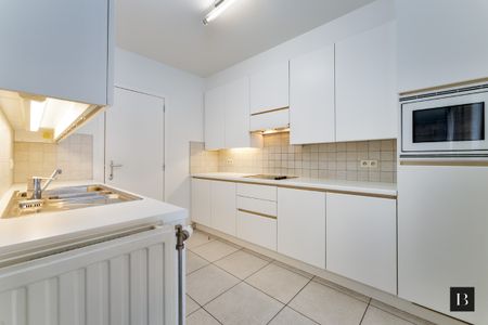 Te huur jaarbasis: Ruim, lichtrijk appartement in het centrum van Blankenberge - Photo 3