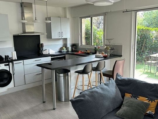 Location Appartement 3 pièces 68m² ST MAUR DES FOSSES 94100 - Photo 1