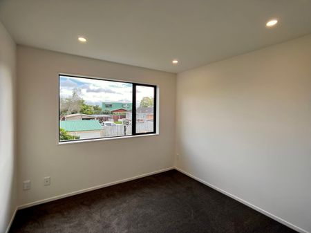 4-BEDROOM IN BOTANY DOWNS - Photo 3