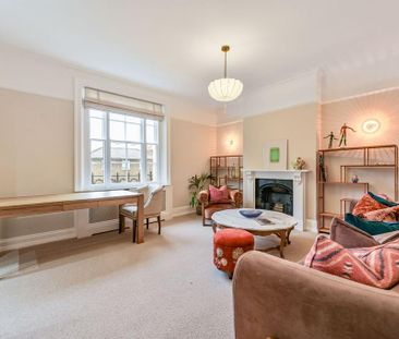 4 bedroom flat to rent - Photo 1