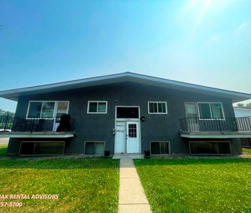 GREAT 2 BED 1 BATH, 4-PLEX UNIT WITH ONE OUTDOOR PARKING IN THE COM... - Photo 4