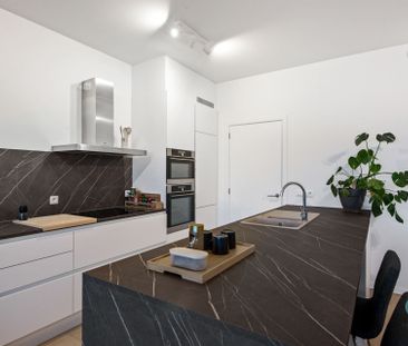 Appartement met 2 slaapkamers en terras - Photo 4