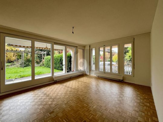LARGE GARDEN AND FRESHLY RENOVATED KITCHEN - Photo 1