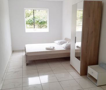 Location Appartement 4 pièces 106m² ST LOUIS 97421 - Photo 3