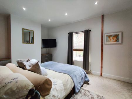2 bedroom terraced house to rent - Photo 3