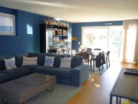 SPACIOUS, MODERN, IDYLLIC! - Foto 1