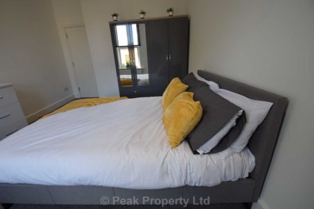 ROOM 6 - West Road, Westcliff On Sea - Photo 4