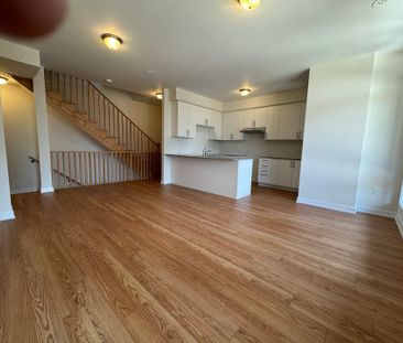 For Lease - 15 Chiffon Street, Vaughan, Ontario - Photo 3