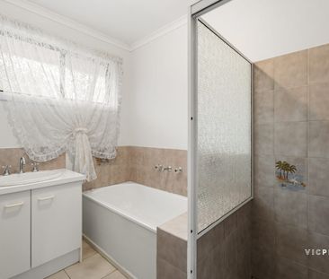 Comfortable Family Living - Photo 6