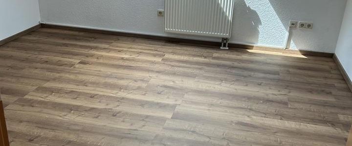 Schöne 2-Zimmer-Wohnung mit Balkon, Grün- & Blicklage von Privat. Am Schäfersberg-Niedernhausen - Foto 1