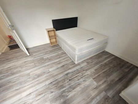 4 bedroom house to rent - Photo 3