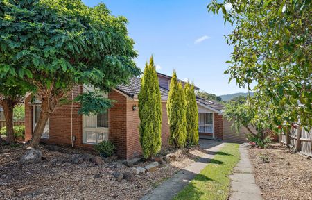 90 Winyard Drive, Mooroolbark - Photo 2