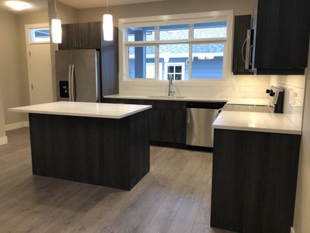 3 Bdrm Suite on Carruthers - Photo 3