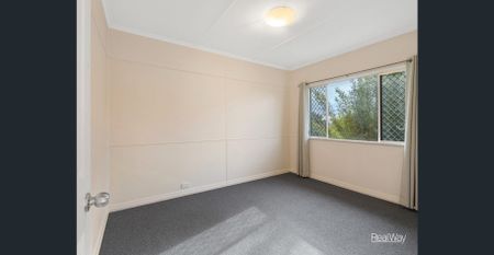 Spacious Family Home on Large Block at 122 North Street, North Toowoomba - Photo 3
