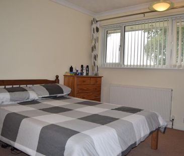 2 bedroom semi-detached house to rent - Photo 3