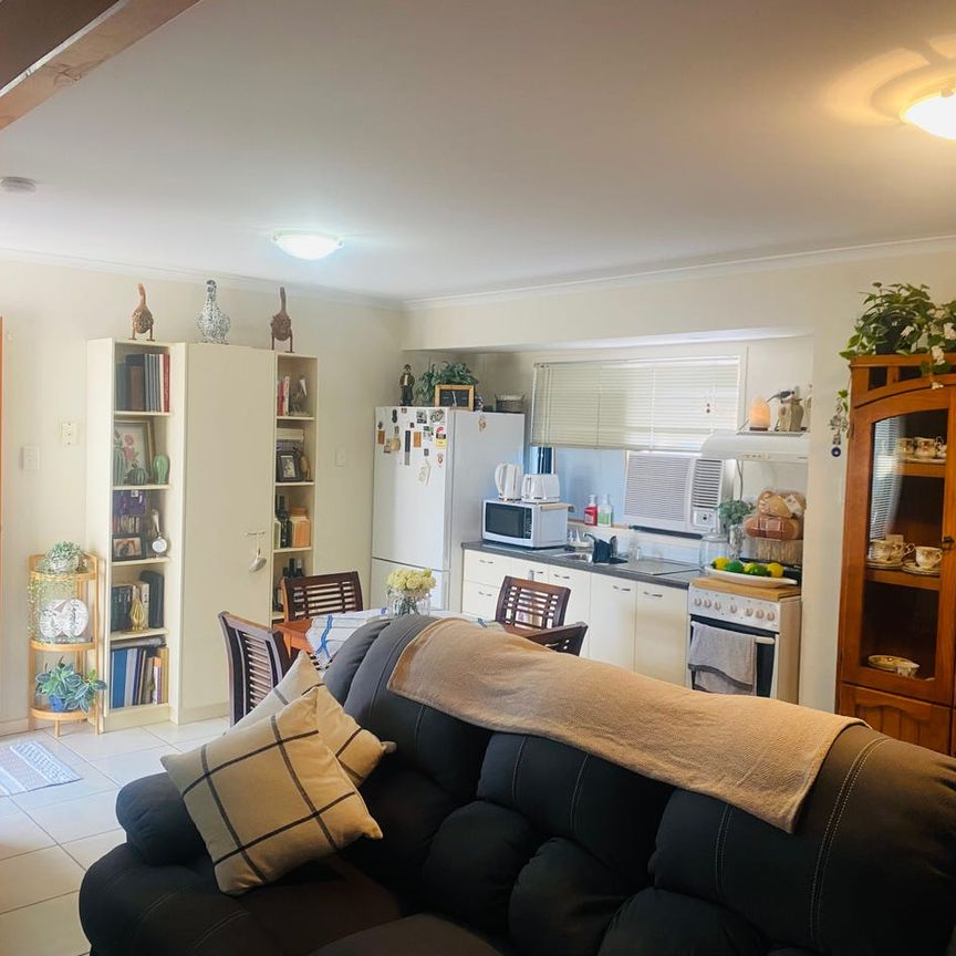 Neat as a pin in the heart of Bongaree - Photo 1