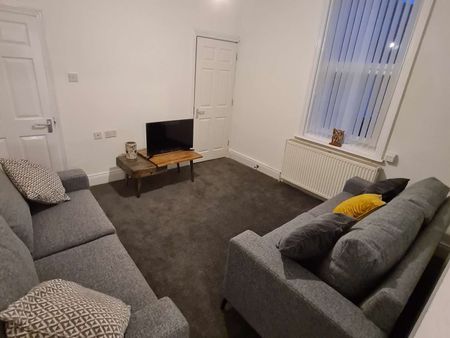 Room Available - SR4 Sunderland - Photo 2