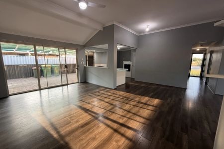 Coastal Comfort and Convenience - Your Secret Harbour Retreat Awaits - Photo 4