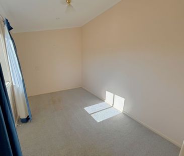 Charming Home & Perfectly Positioned - Photo 3